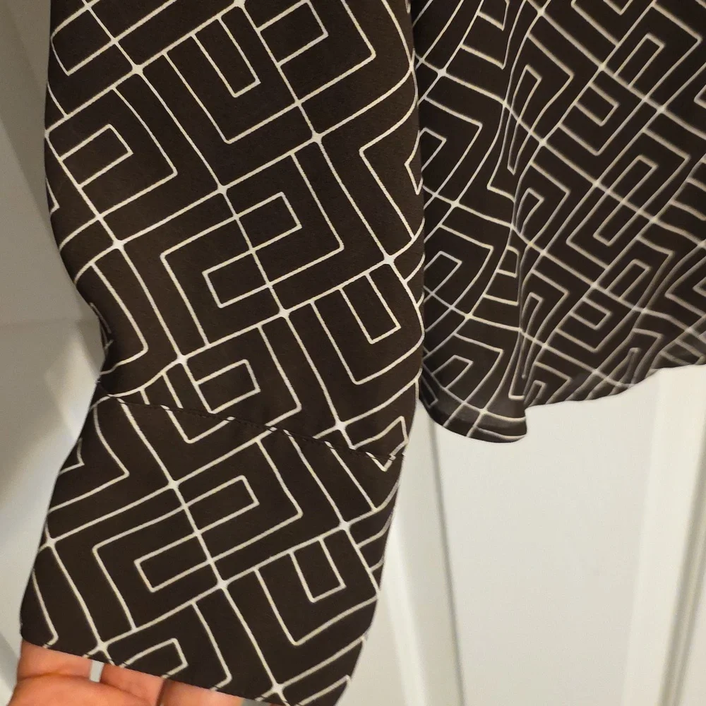 Worthington Brown and White Geometric Blouse - Picture 5 of 8